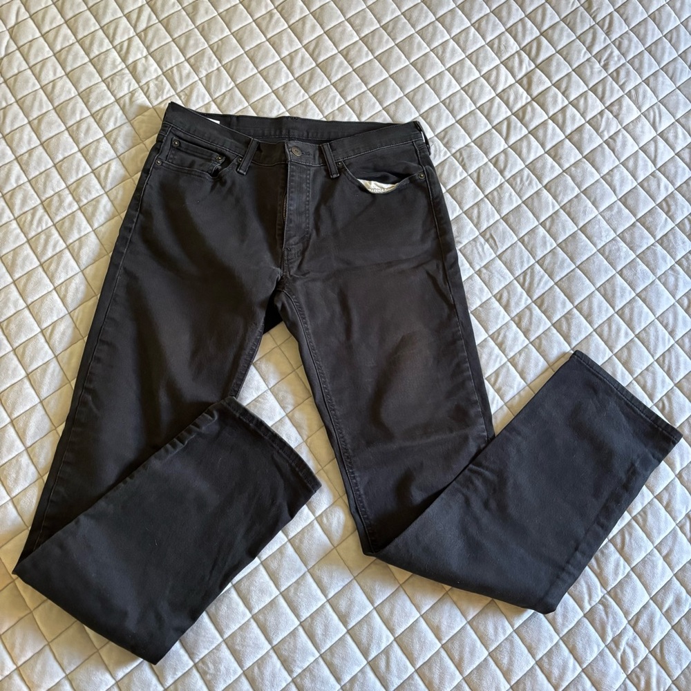 Men's Black Levi’s 541 Jeans